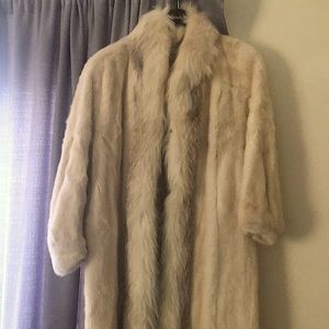 Mink coat with fox collar very good condition no rips no tears